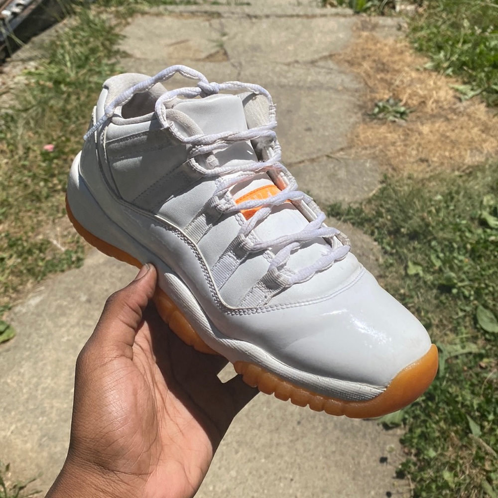 Jordan citrus 11s 7 Youth